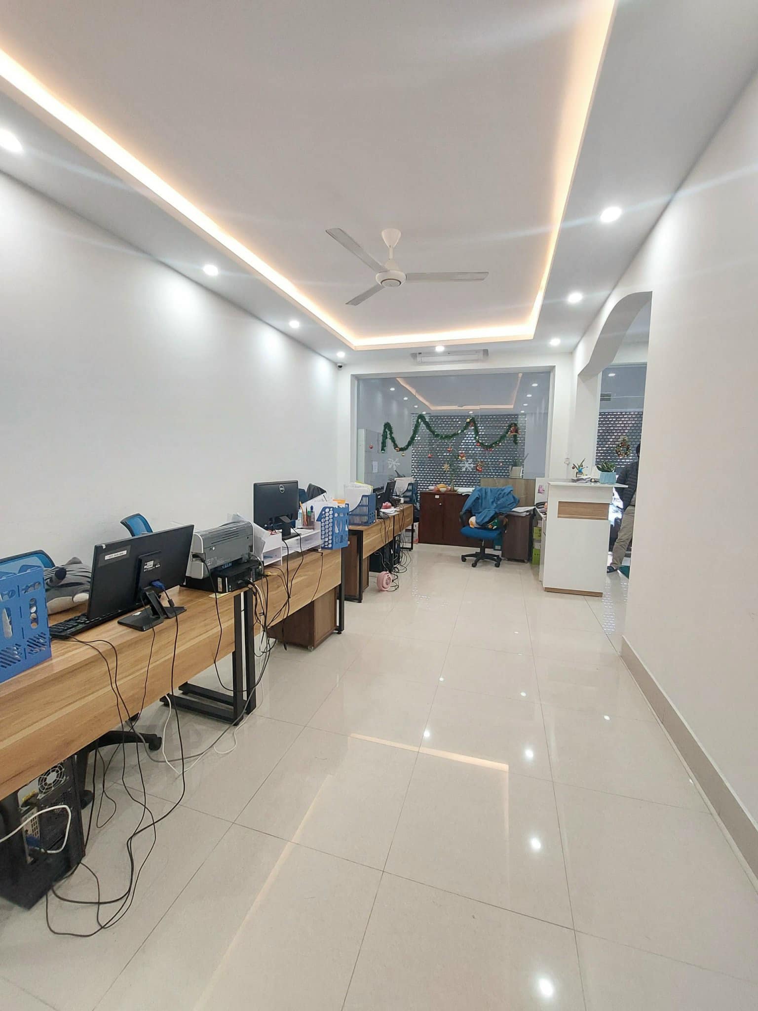 Bán tòa VP 5T lô góc mặt tiền 9m phố Võ Chí Công, Tây Hồ 125m2 giá 26.5 tỷ