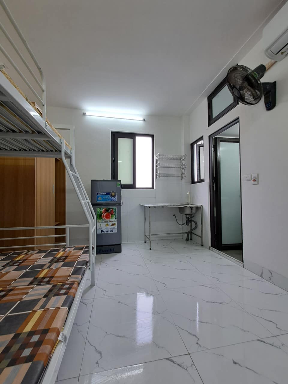 BÁN GẤP CHUNG CƯ MINI PHỐ CHÙA BỘC 21 PHÒNG KHÉP KÍN DOANH THU 100TR LH 0944645553