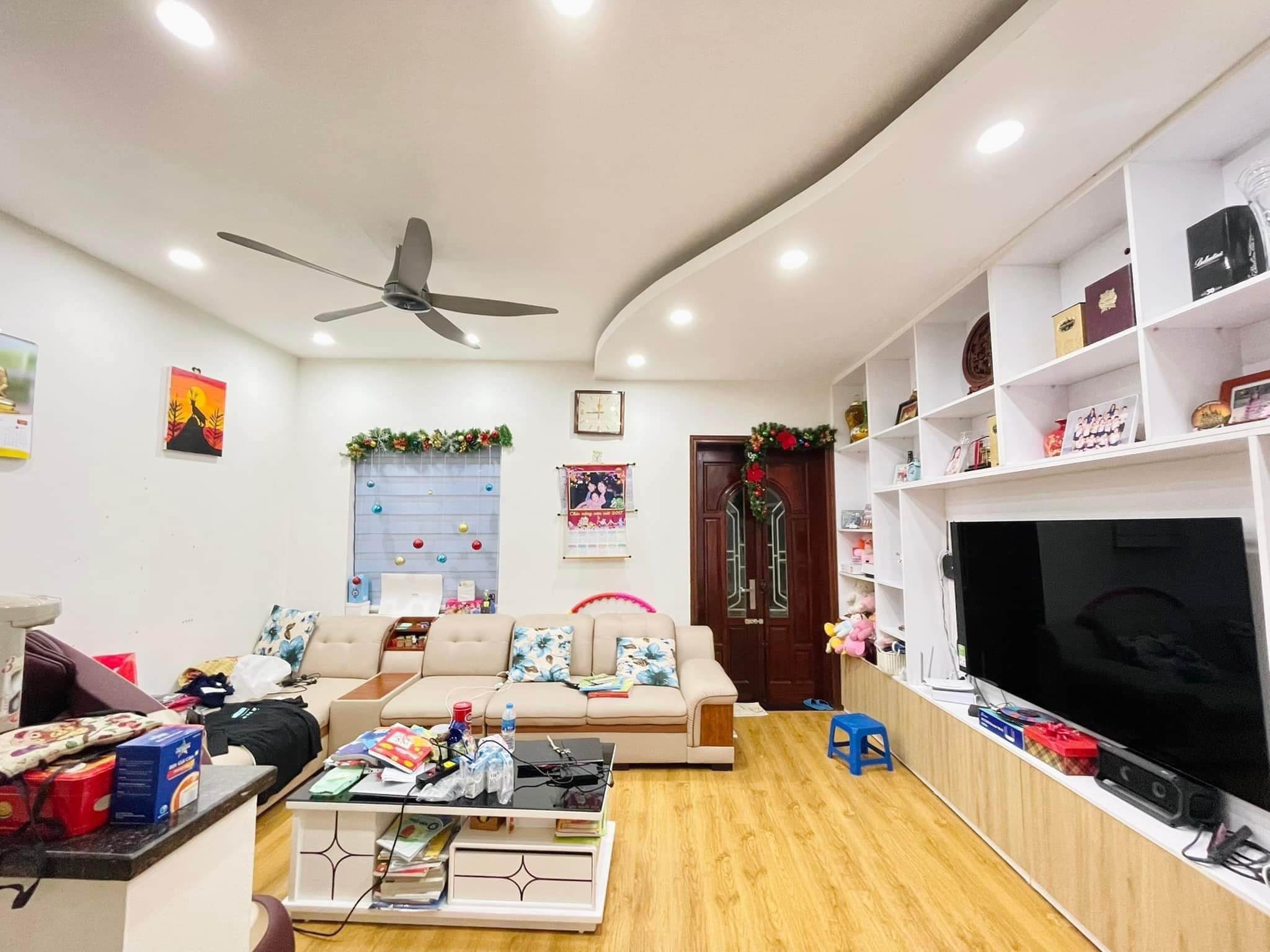 Chủ Bán Nhà Đường Đội Cấn. Diện Tích 55m Giá 6 Tỷ. Nhà Xây Đẹp Long Lanh Chủ Tặng Full Nội Thất Cực Đẹp