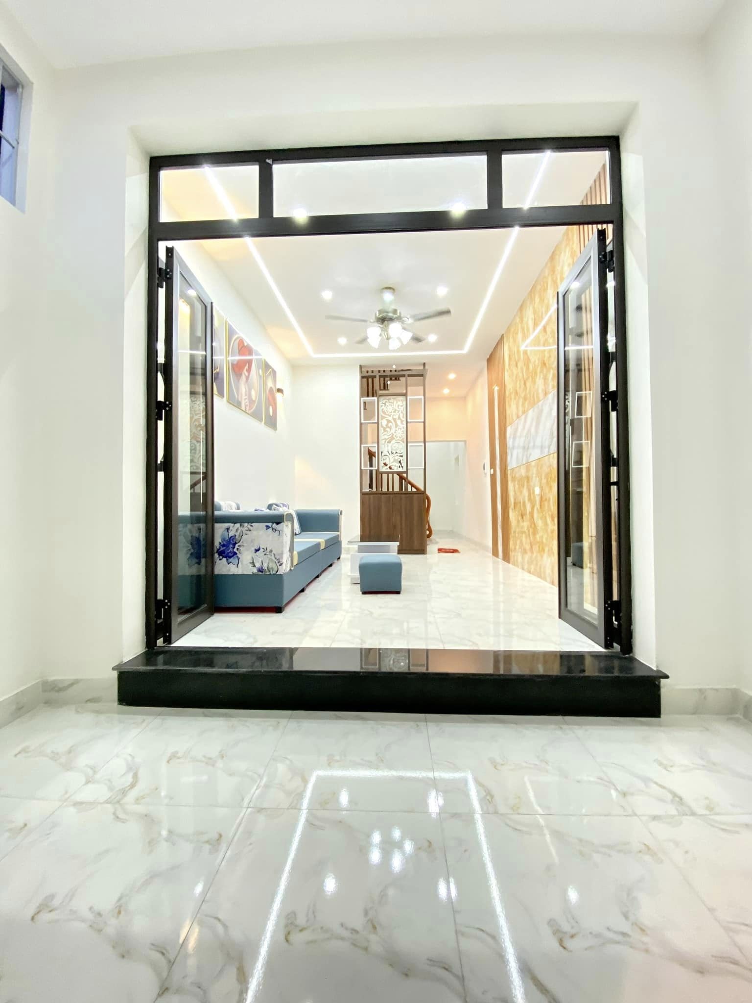 Nhà Mới Đẹp, Ba Gác Đỗ Cửa, Dương Quảng Hàm – Cầu Giấy, DT 40m*5T Giá 4.75 Tỷ