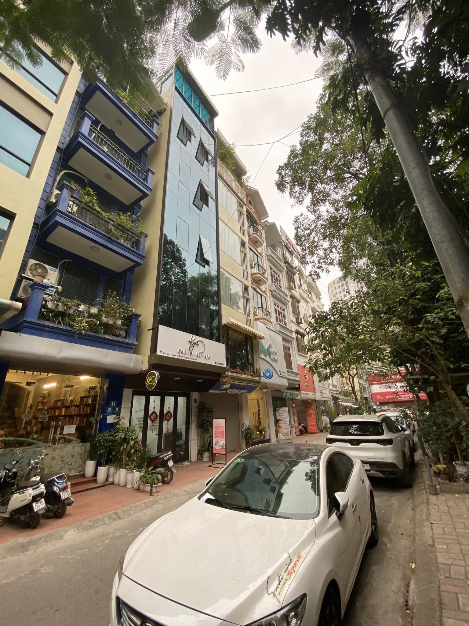 Bán Nhà Phân Lô Đỗ Quang 70m xây 8 tầng mt 5 vỉa hè cho thuê 80tr/tháng