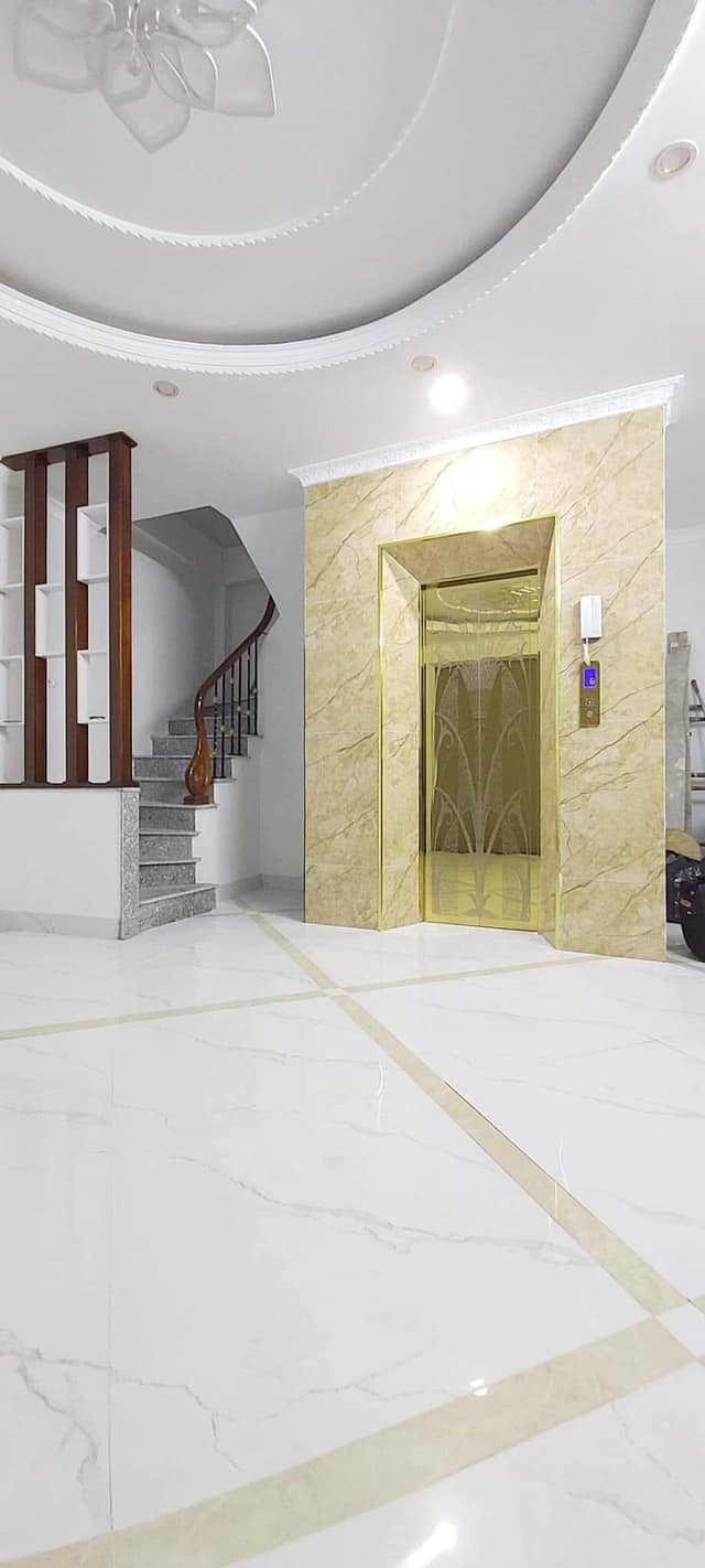 CẦN BÁN NHÀ 6 TẦNG QUAN NHÂN LÀM CHDV - SẴN ĐỒ NỘI THẤT - CÓ THANG MÁY - MT 4.8M