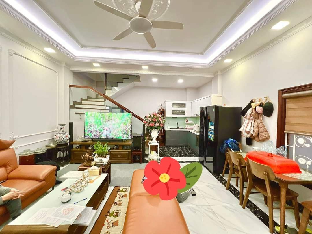 Hoa hậu Khương Trung 42m, 5T nhà đẹp, nội thất xịn, 3 bước ra phố, 4.15 tỷ