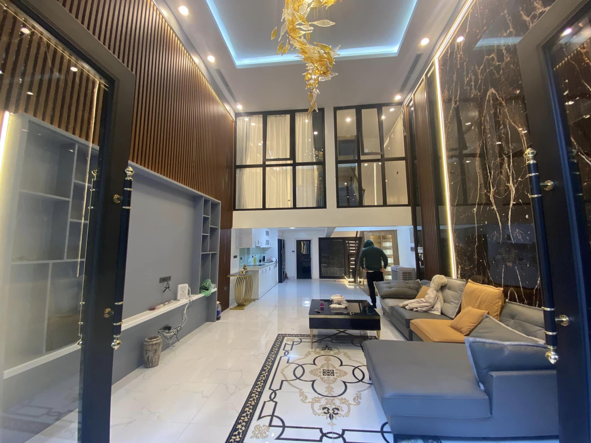 NHÀ ĐẸP Ở NGAY TRUNG TÂM ĐỐNG ĐA_ SÁT PHỐ - TIỆN ÍCH NGẬP TRÀN - AN SINH ĐỈNH_ 87M2 DÂN XÂY 5 TẦNG