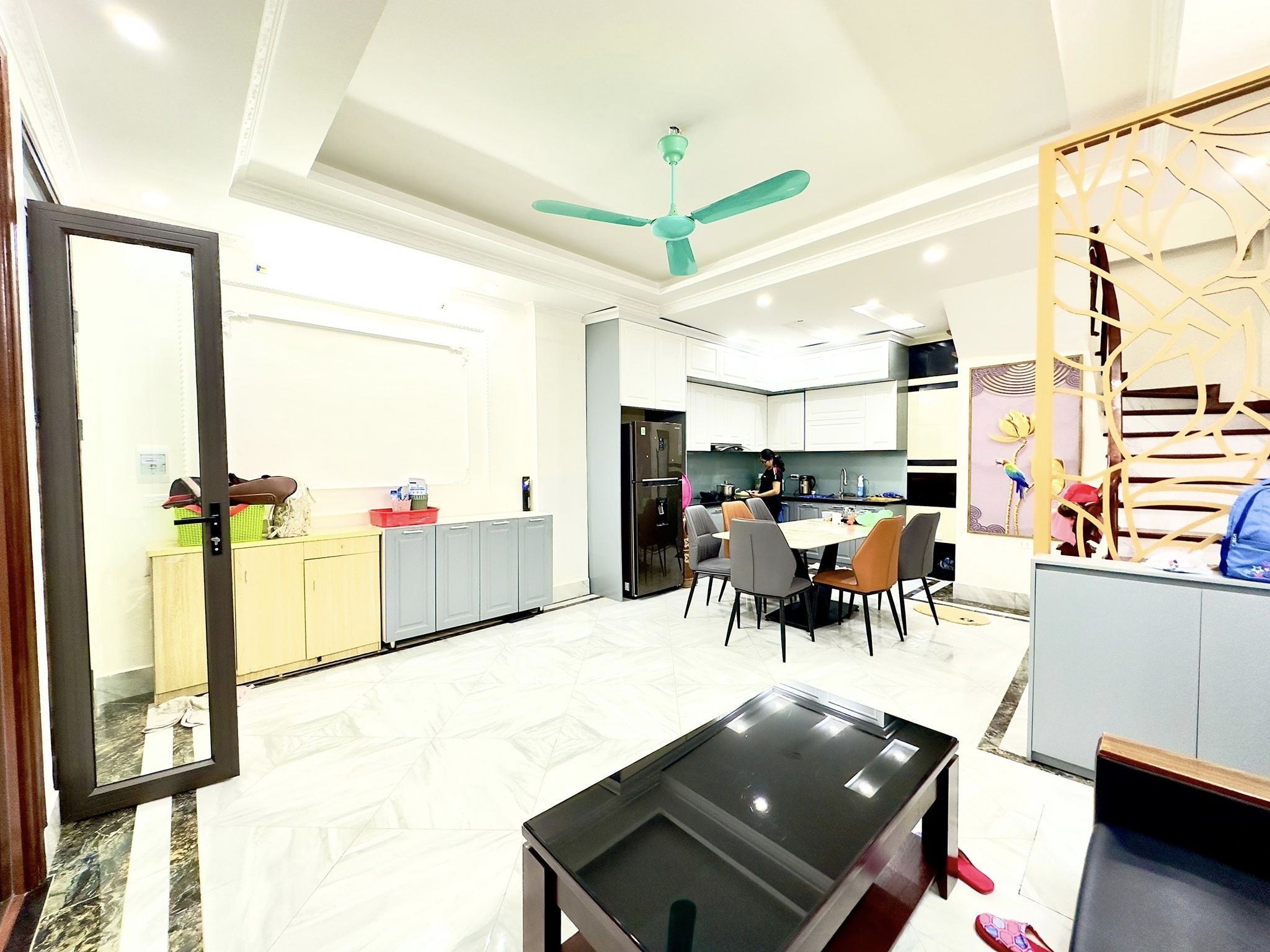 TRUNG TÂM CẦU GIẤY - NHÀ ĐẸP - Ở LUÔN - TẶNG FULL NỘI THẤT - NGÕ THOÁNG