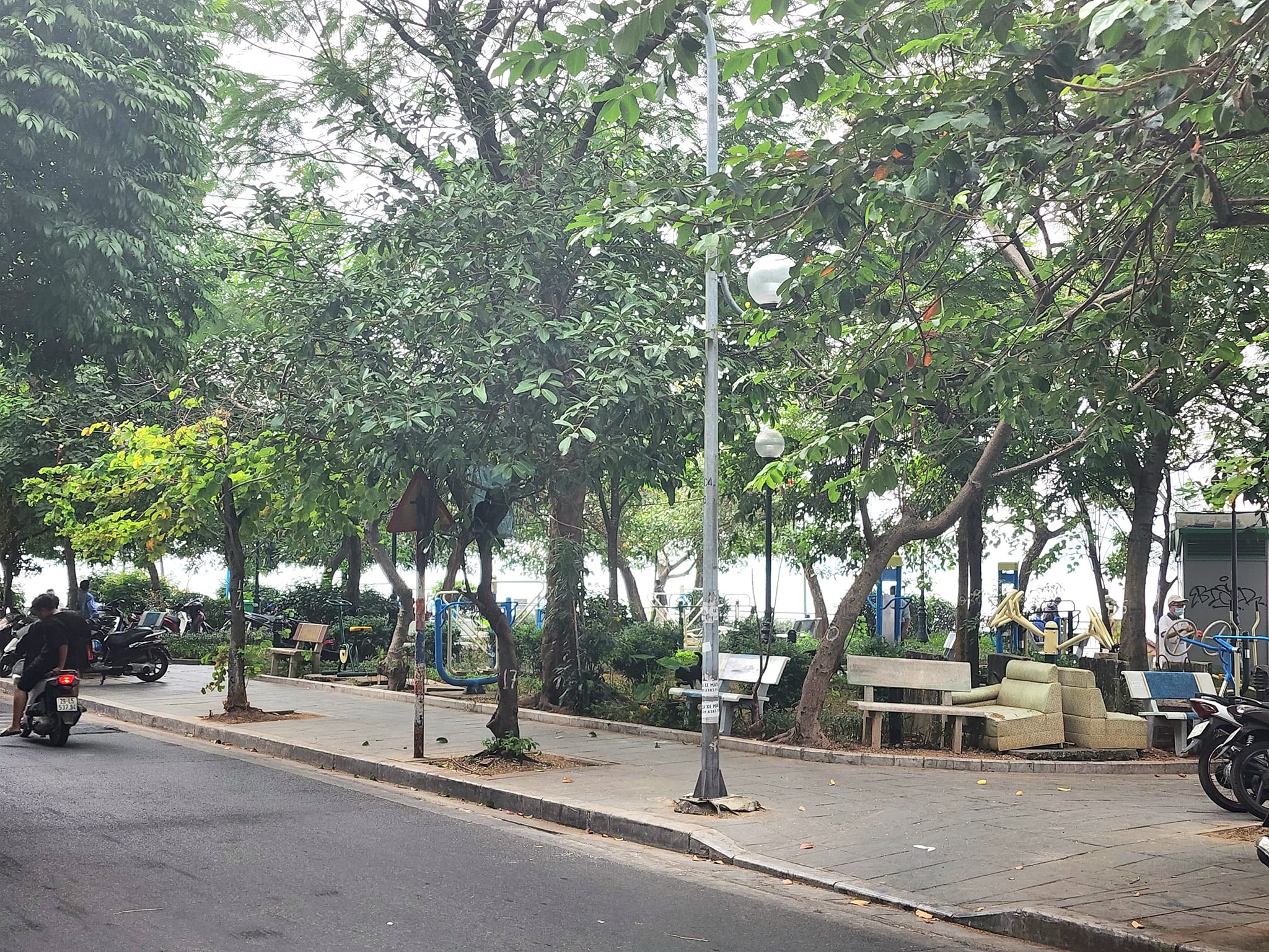 BÁN NHÀ PHỐ NGUYỄN ĐÌNH THI 30M 6 TẦNG GIÁ 4 TỶ