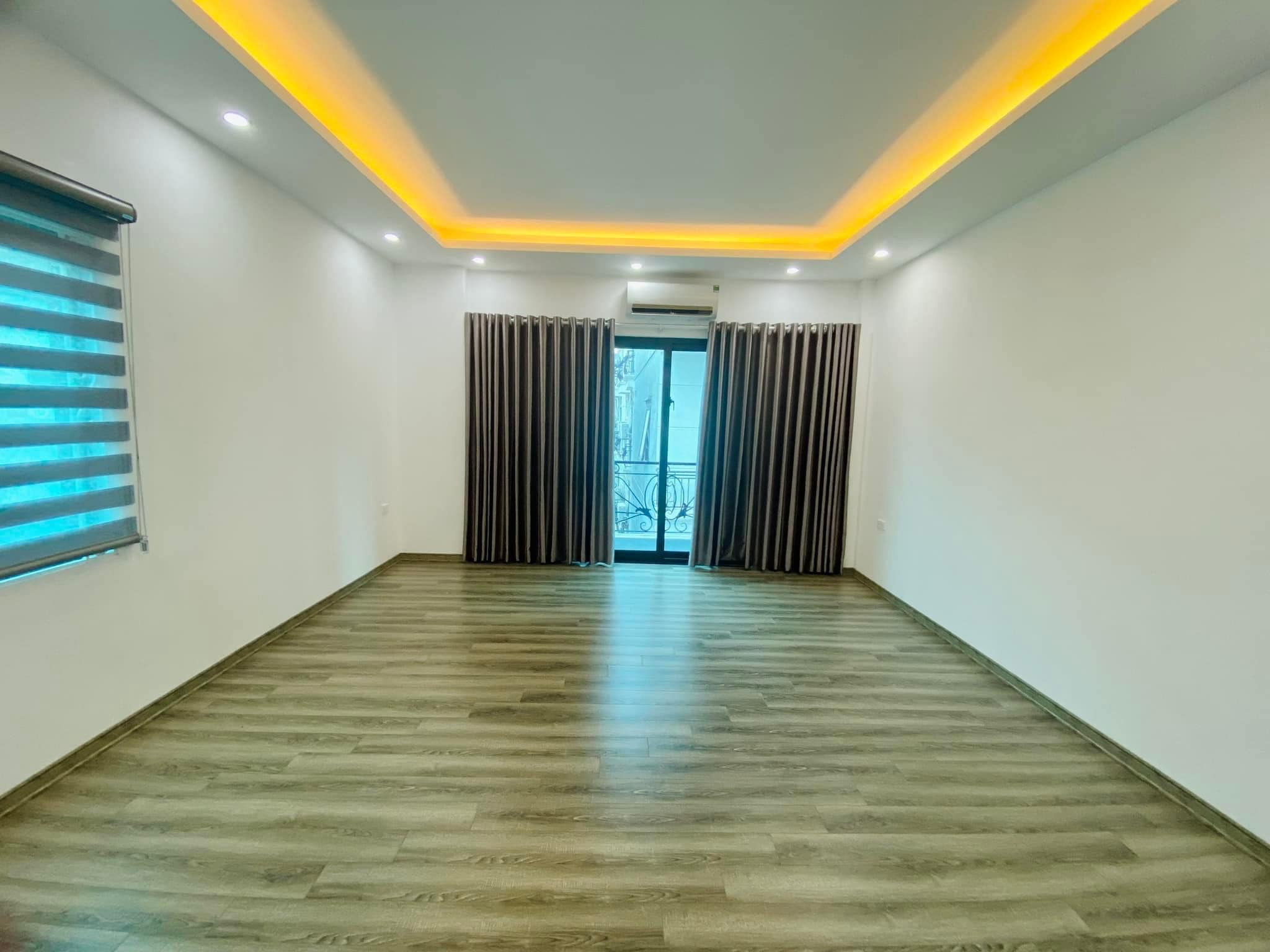 Mặt Tiền 4M, DT 37m2*5T Ngõ Ba Gác, Xuân Thủy – Cầu Giấy, Giá 4.4 Tỷ