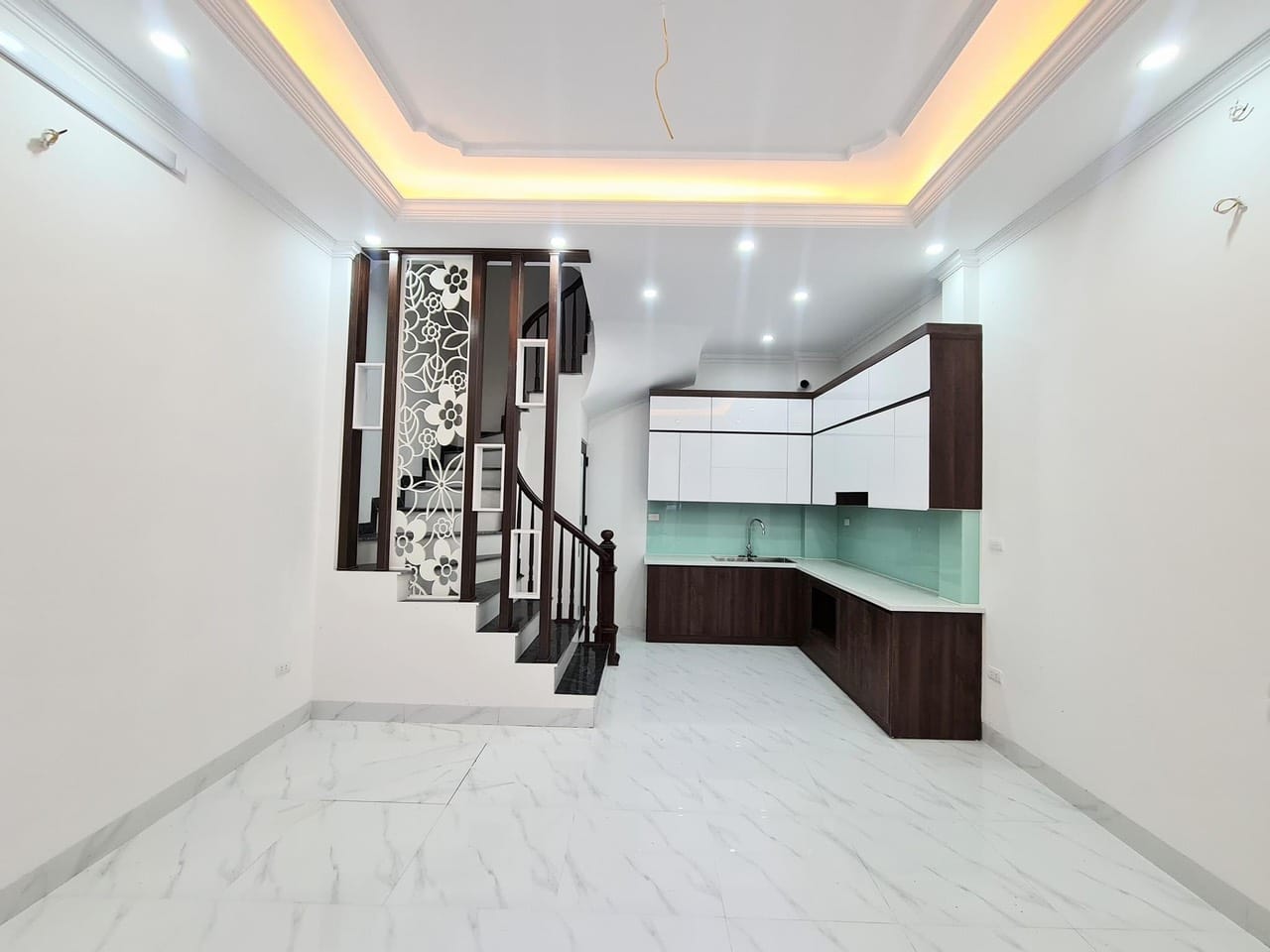 NHÀ PHỐ TRƯƠNG ĐỊNH – 5 TẦNG – MỚI KOONG – GẦN MẶT PHỐ – Ô TÔ GẦN NHÀ – TIỆN ÍCH NGẬP TRÀN – 3.X TỶ