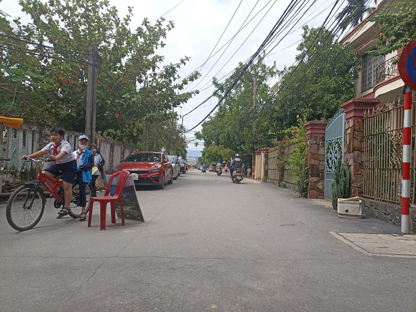 Chủ tụt huyết áp. Bán gấp trả nợ 1 tỷ 8 kiệt ô tô Nguyễn Nhàn. Lô góc siêu đẹp 80m2....