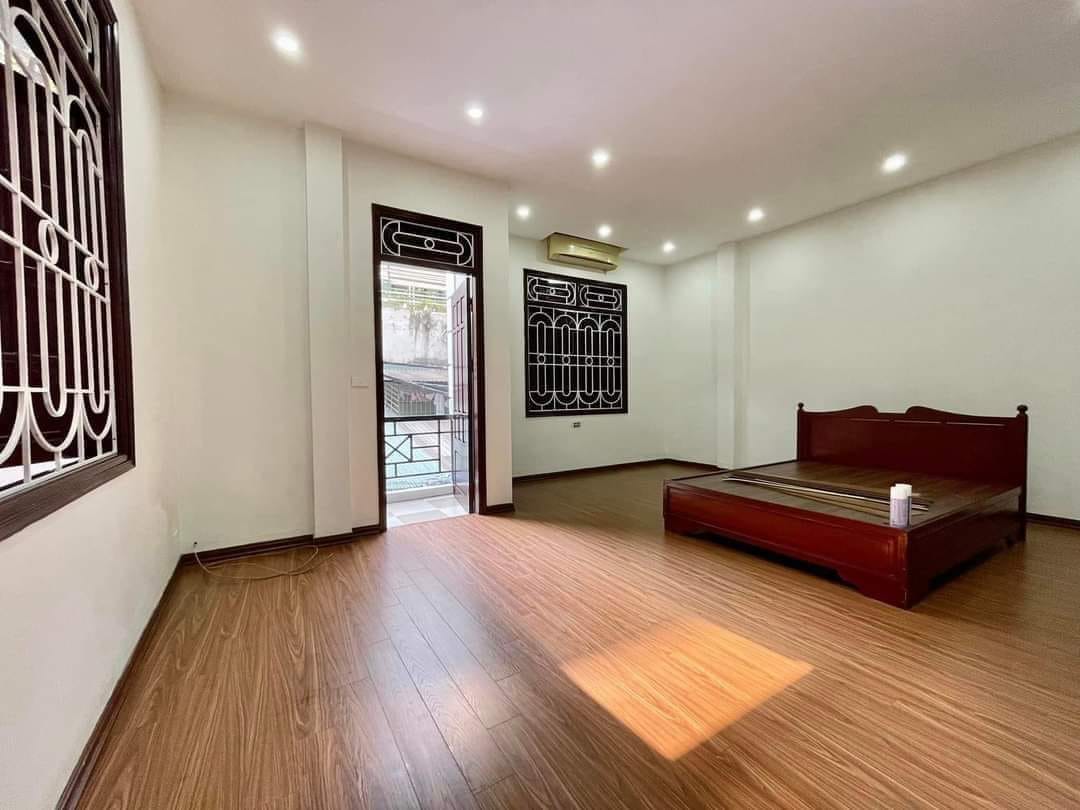 Bán nhà đẹp Hoàng Mai, LÔ GÓC-Ô TÔ, 4 ngủ giá 4.99 tỷ