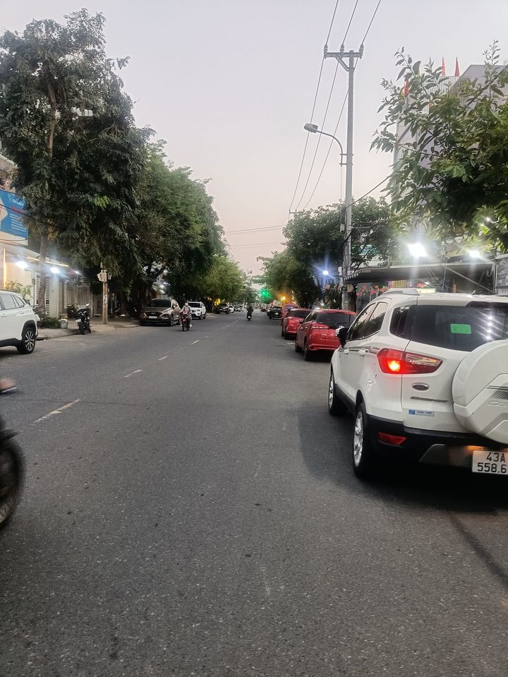 Chủ cần bán gấp chửa bệnh 2 tỷ 2 kiệt ô tô Nguyễn Phước Nguyên 2 tầng đẹp ngất ngây...