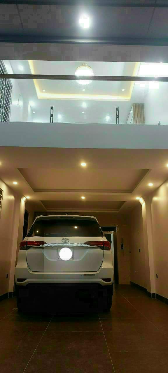 BÁN NHÀ MẶT HỒ HẠ ĐÌNH- THANG MÁY- VỈA HÈ- DT 70m2 x 8 tầng x MT 5m- GIÁ 9.9 TỶ