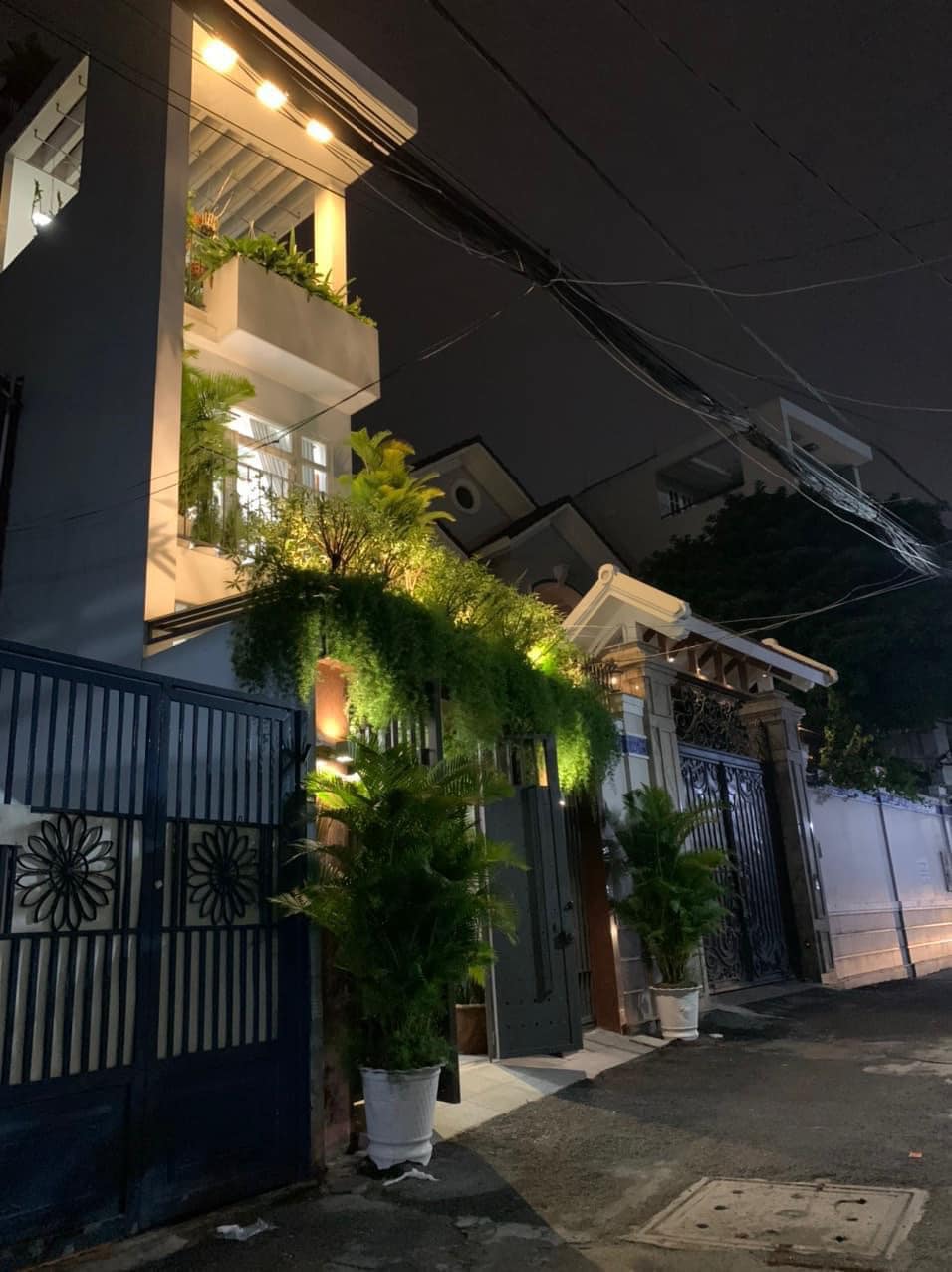 Nhà đẹp Tân Phú mới xây -Xe 7 chổ ngủ trong nhà - 182m2- ngang nở hậu 8m- 18 tỷ TL mạnh