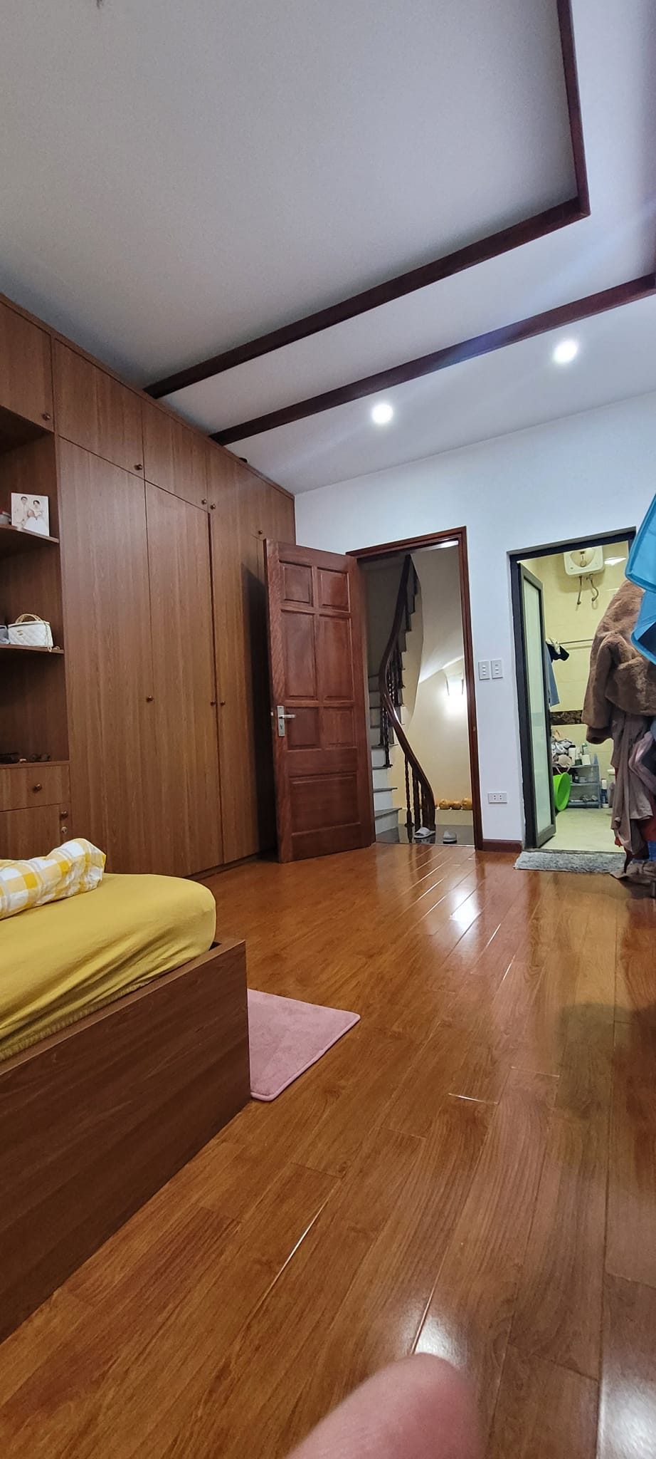 Bán nhà ngõ Hoà Bình 7 Hai Bà Trưng ô tô đậu cổng Giá 5.3 tỷ +DT: 38m2