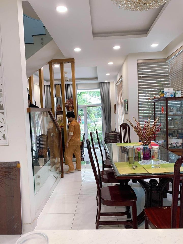 Biệt Thự Khu Jamona Golden Silk - 134m2 Bán Gấp Giá Còn 20,8 Tỷ - Bùi Văn Ba - Quận 7