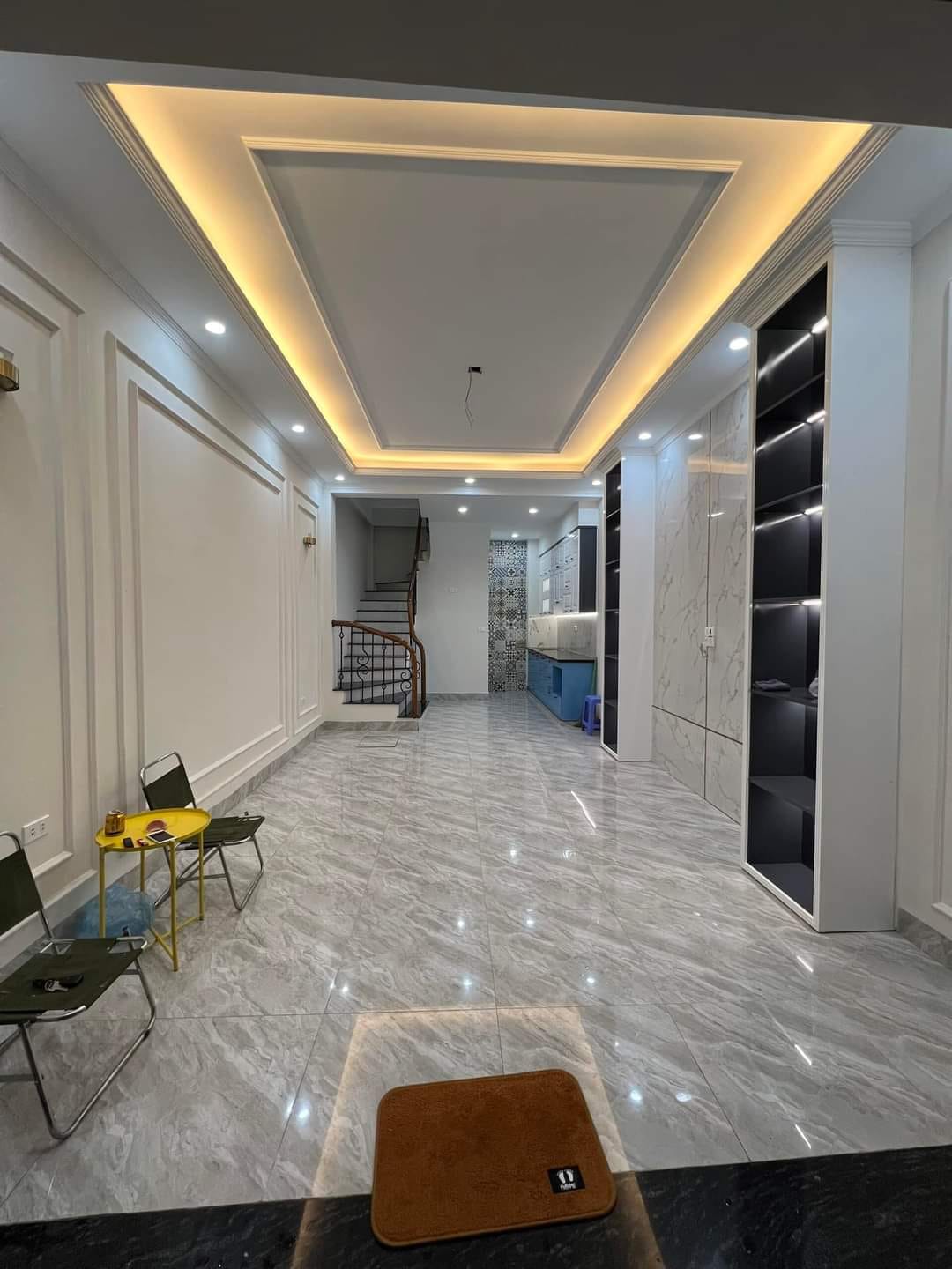 NHÀ MỚI MỄ TRÌ HẠ 33M2 NHỈNH 4 TỶ - PHONG CÁCH HIỆN ĐẠI - XÂY TỈ MỈ - NỘI THẤT SANG TRỌNG