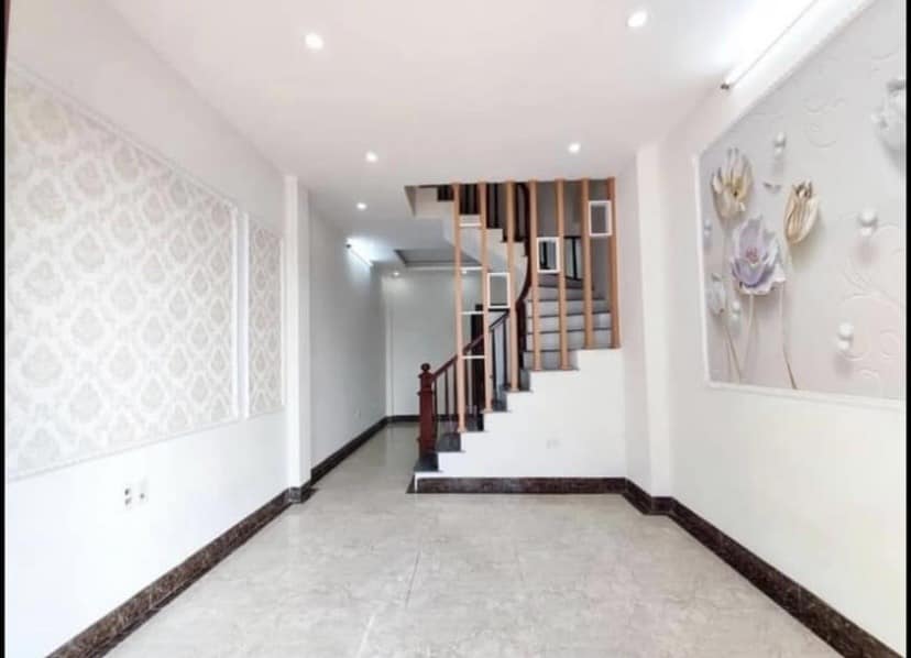 Không Thể Bỏ Qua Nhà Đẹp, Ngõ Ba Gác Trương Công Giai – Cầu Giấy, Xây 5 Tầng DT 42m2 Giá 5.2 tỷ