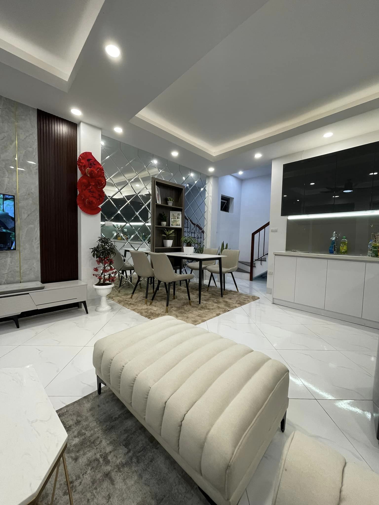 Bán Nhà Vũ Trọng Phụng, Thanh Xuân, Tặng Nội Thất, 40m2 MT5m, Giá 4.5 Tỷ