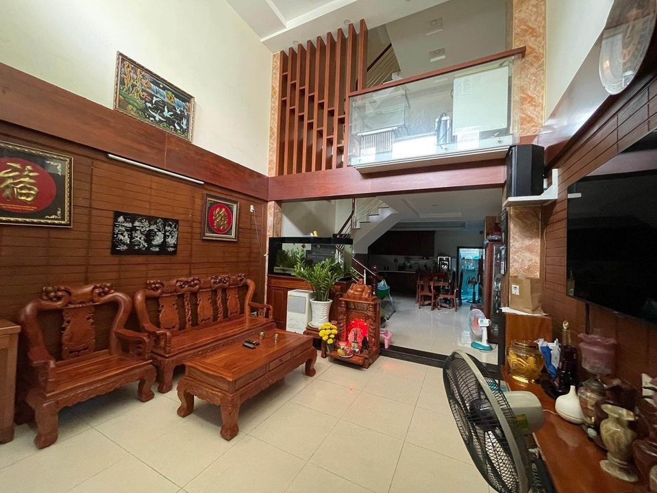 Nhà 5 Tầng Lê Văn Lương Ngang Hơn 4m - Giảm Bán Gấp 8 Tỷ - Trung Tâm Quận 7