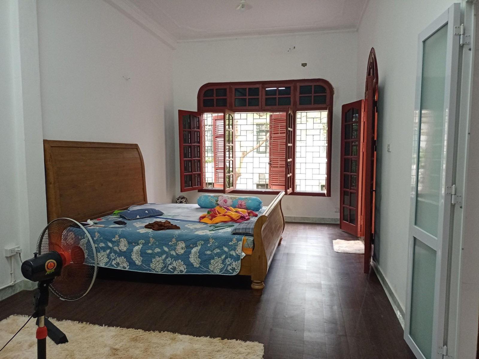 ĐẬP HỘP NHÀ MỚI KINH DOANH Ô TÔ VỈA HÈ CẠNH SIÊU THỊ HC 548 NGUYỄN VĂN CỪ 55M2 MT6 8 TỶ