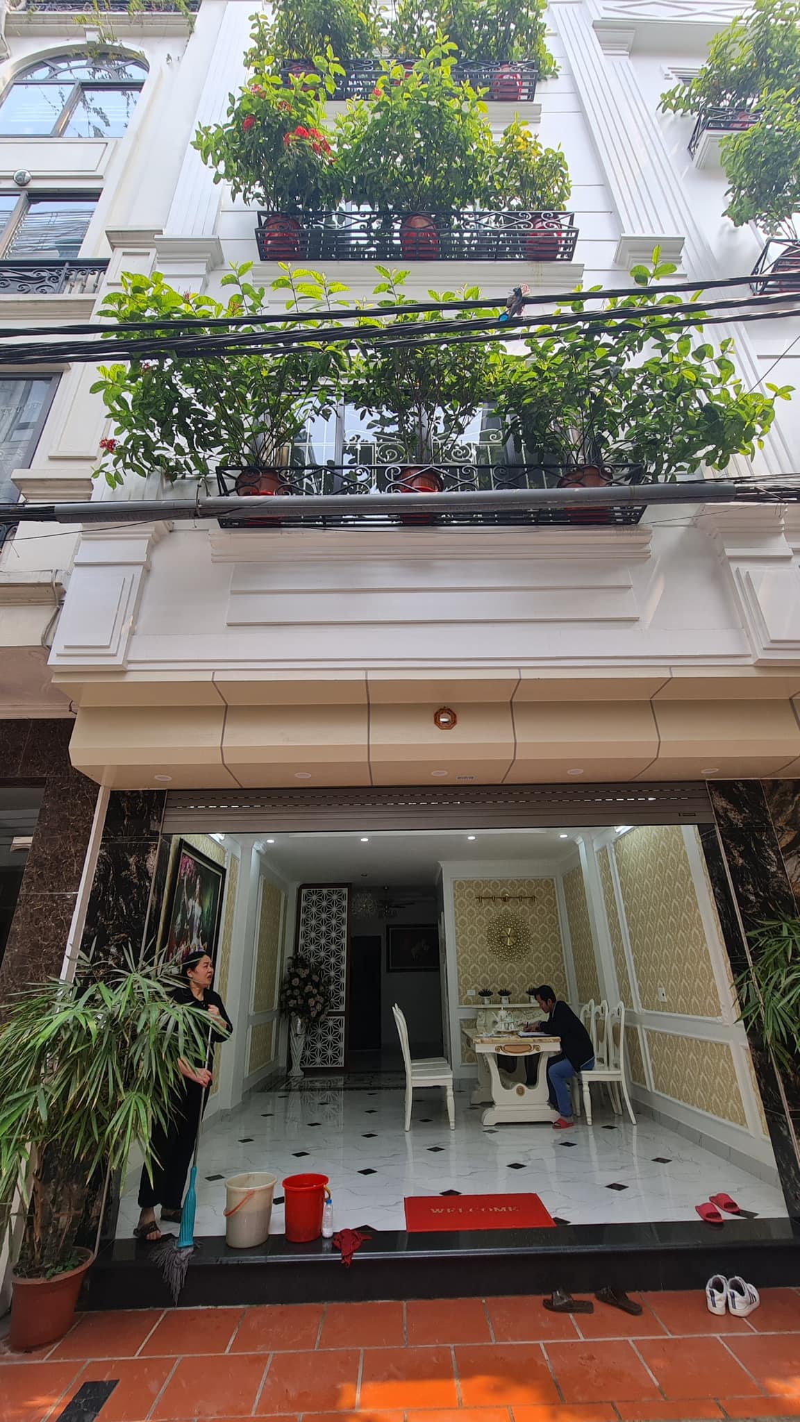 Bán nhà Giáp Nhất, ô tô vào nhà, có thang máy, 11 tỷ.