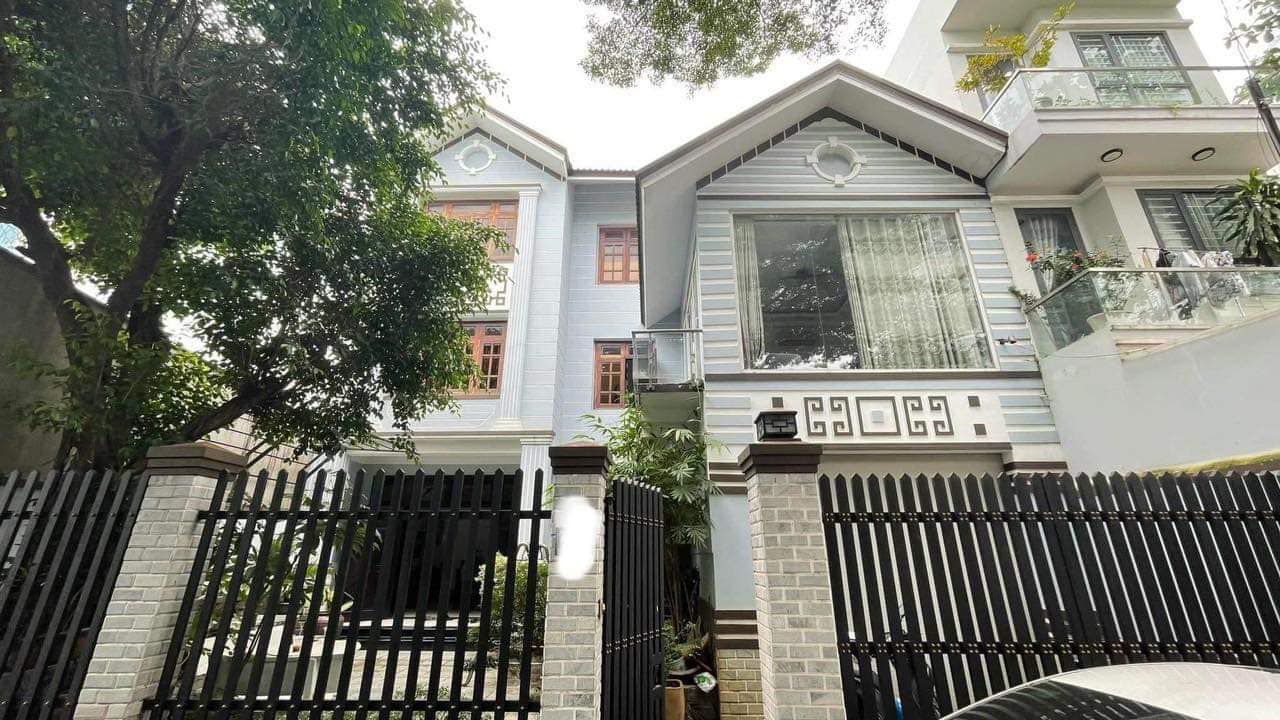 Bán Đất Tặng Biệt Thự. 3 Tầng ,120m2,Tân Phú Giáp Tân Bình, Chỉ Nhỉnh 100tr m2.