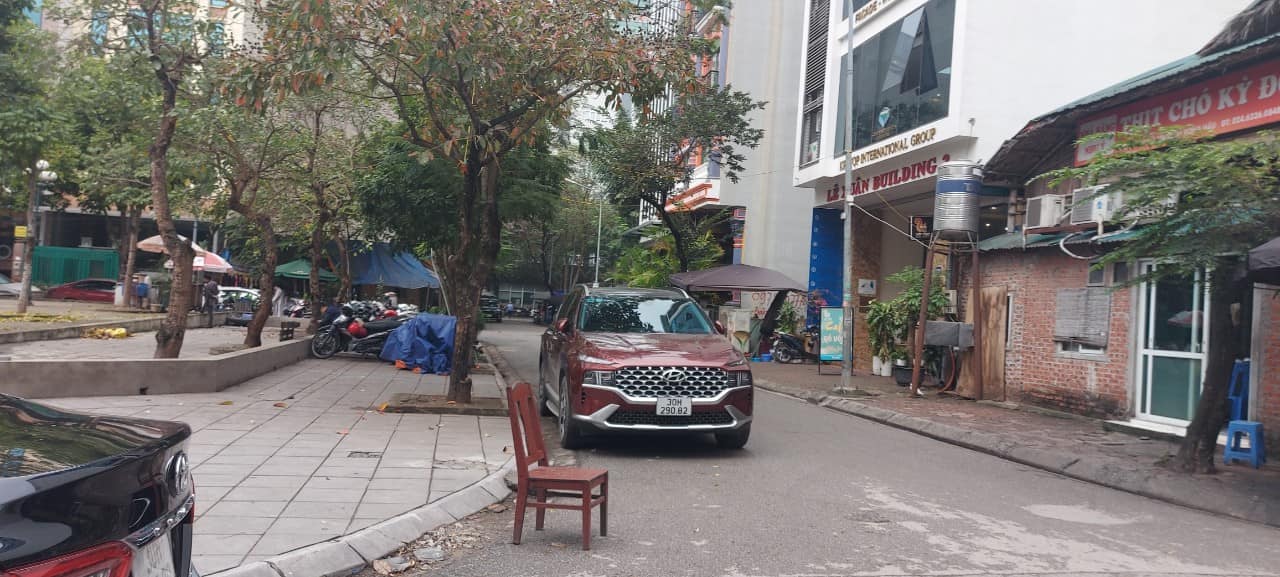 Bán Đất phố Duy Tân thông phố Tôn Thất Thuyết, Dịch Vọng Hâu 150m2 Mặt tiền 8,5m giá 35 tỷ