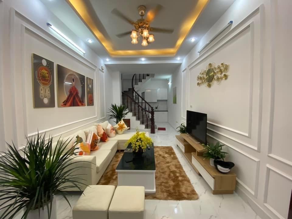 Bán nhà mặt phố Giải Phóng siêu rẻ 78m2, mặt tiền 4m, sổ đẹp như Ngọc Trinh, giá rẻ 11.8 tỷ