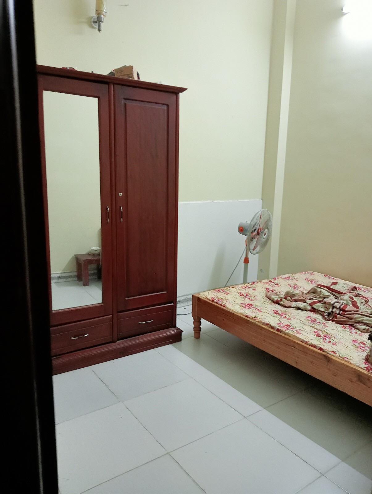 Nhà 3 tầng - Diện tích : 100m2 - 4 phòng ngủ - Đường oto Tôn Đản thông ra đường Bùi Hiển - Yên Thế - Bắc Sơn.