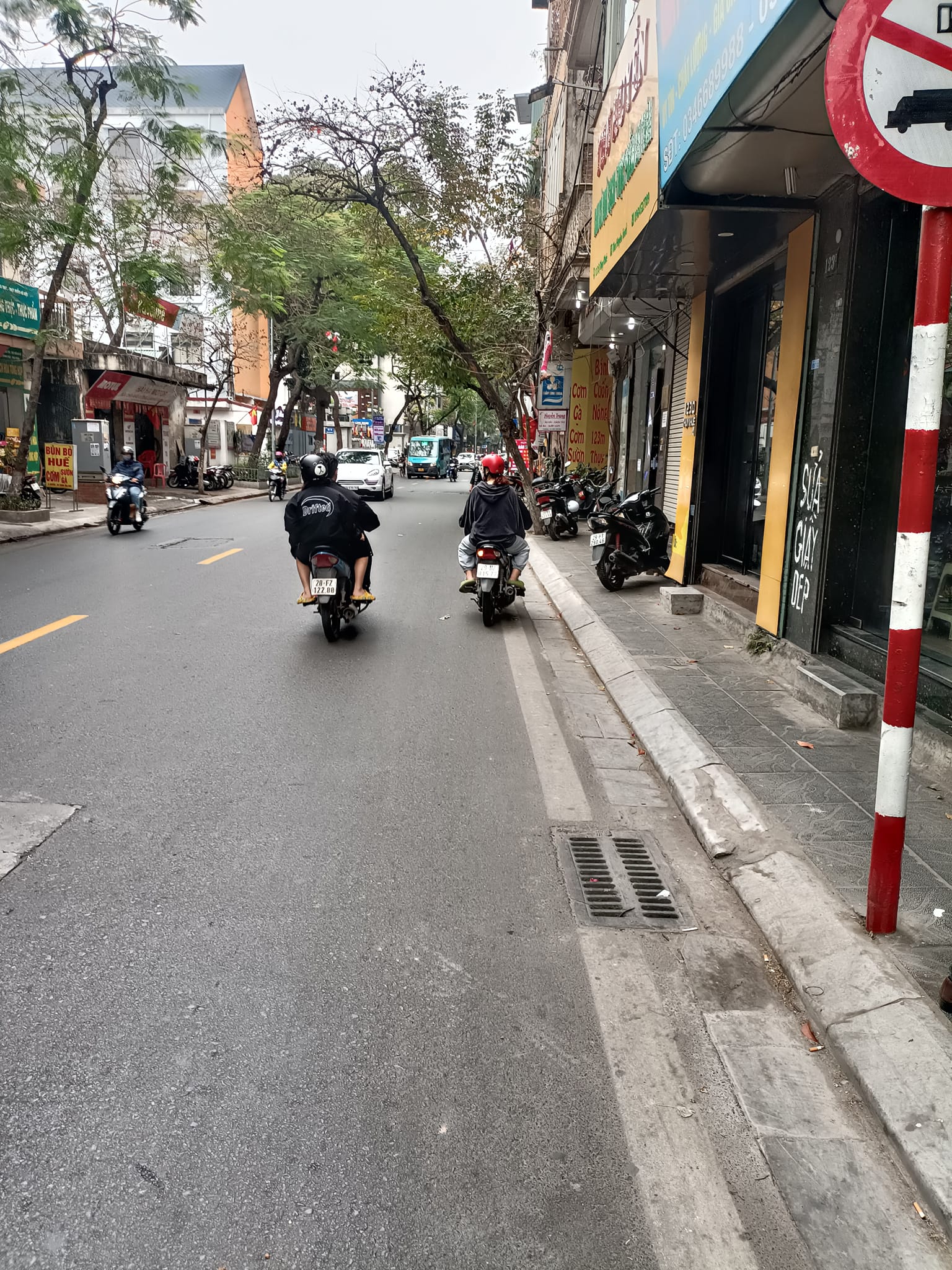 Mặt phố Thụy Khuê, vỉa hè kinh doanh mọi loại hình, mặt tiền 4m, giá 12 tỷ