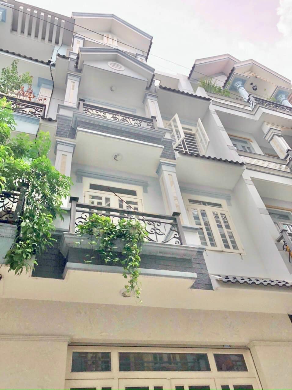 Bán Nhà Lê Văn Quới,Bình Tân Giáp Ngã 4 Bốn Xã, 4 Tầng, Hẻm Xe Hơi 7M.