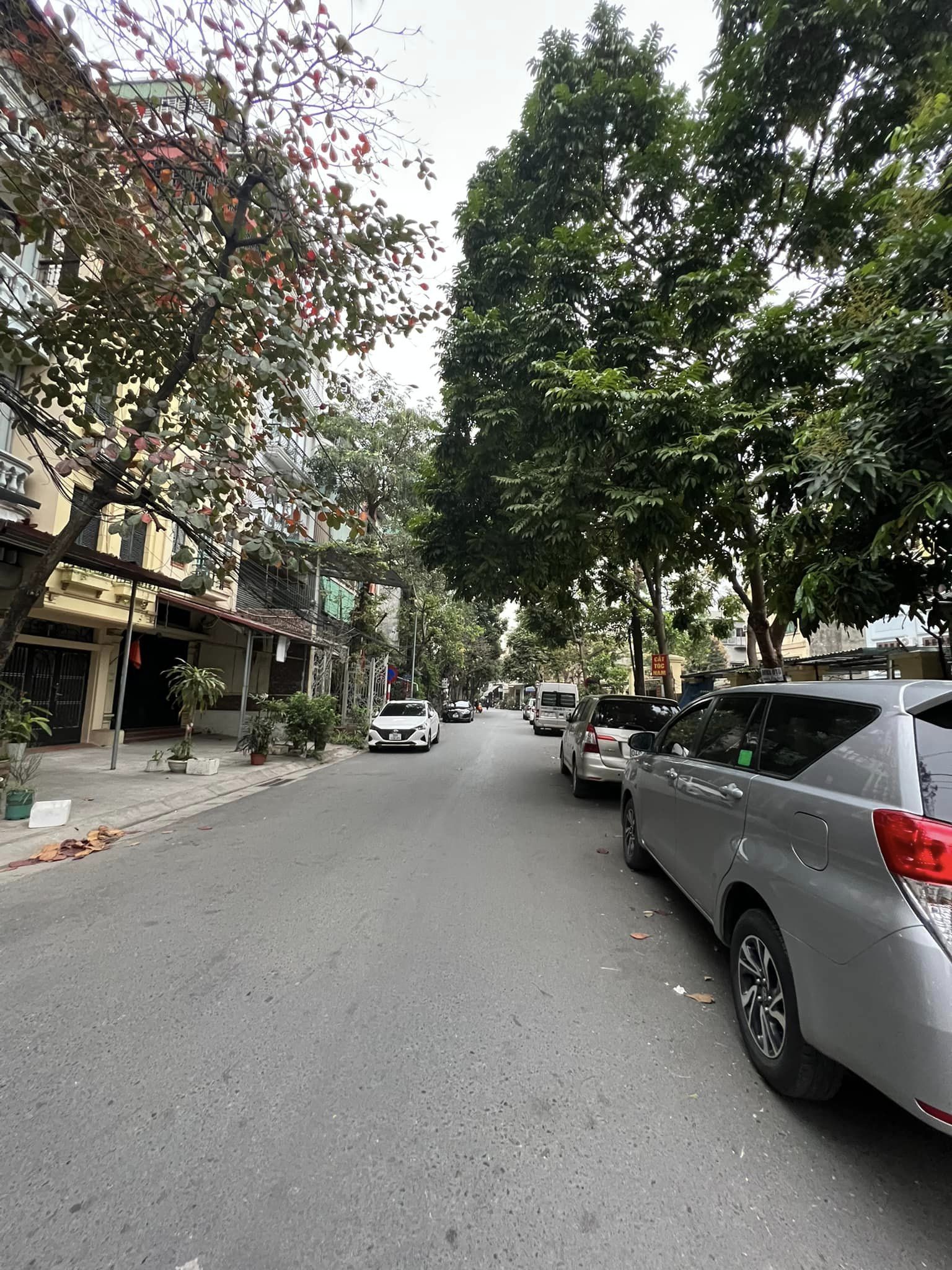 BÁN GẤP LÃNG YÊN, PHÂN LÔ, Ô TÔ TRÁNH, Ở SƯỚNG, GIÁ ĐẦU TƯ 35M NHỈNH 3 TỶ