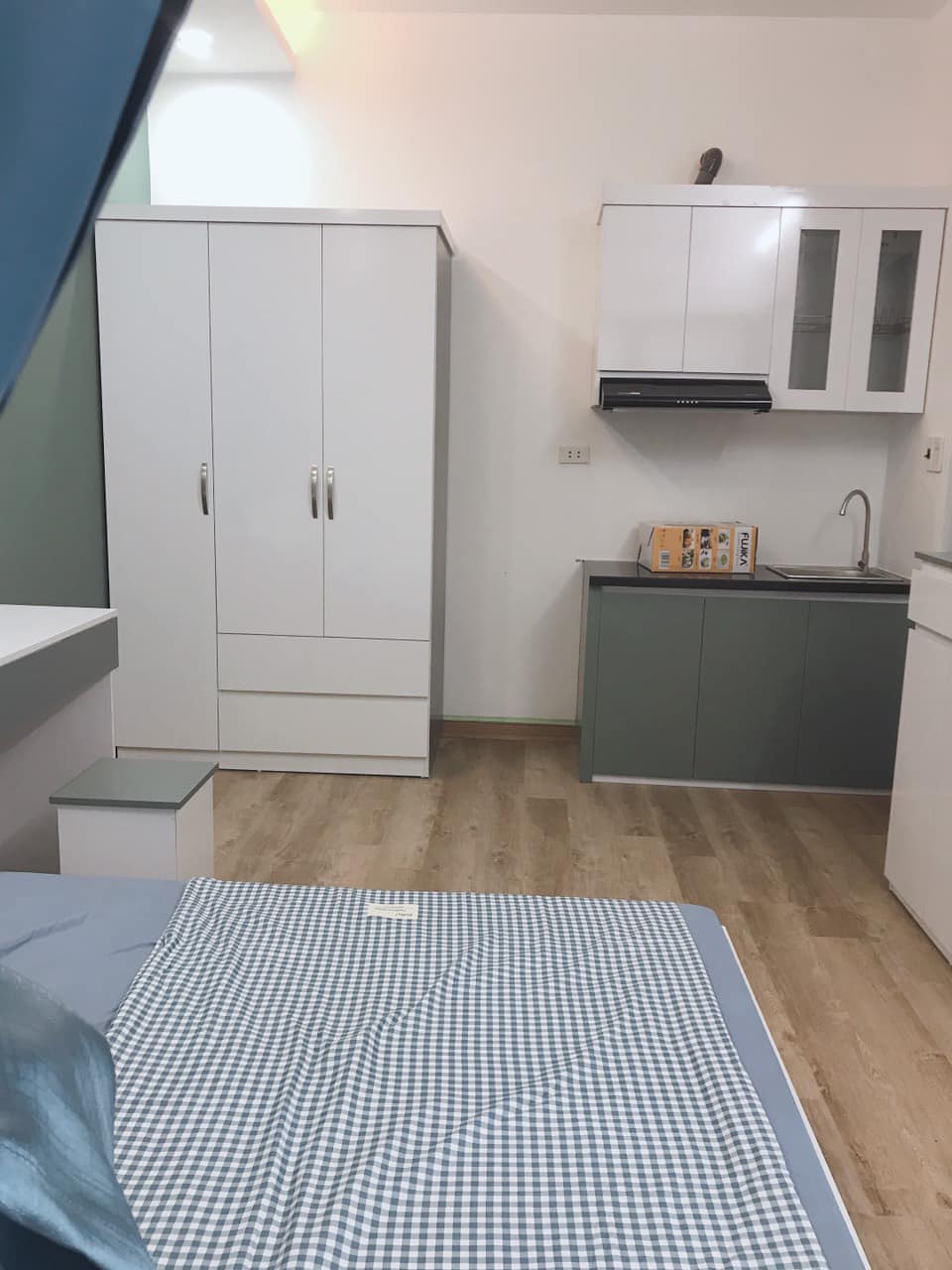 CCMN Đường Láng 65m2, 5Tầng,Doanh thu 50 triệu/Tháng . Gía chào 8.55 tỷ