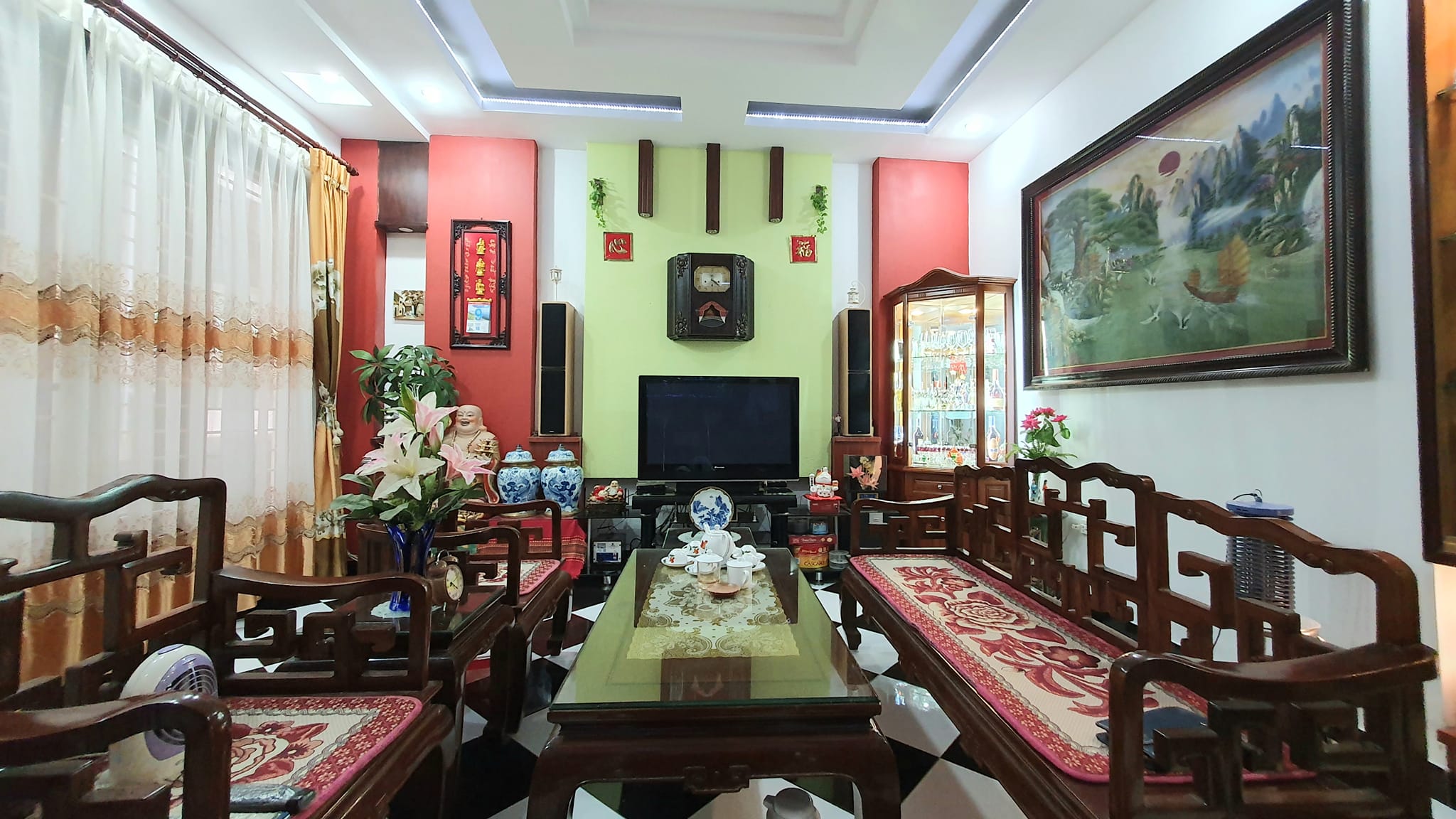 Đường ô bàn cờ, đất phân lô,Gara,ô tô tránh, DT 65m, 5 tầng,mặt tiền 5,7m giá chỉ 25.5 tỷ tại Nguyền Chí Thanh, Đống Đa