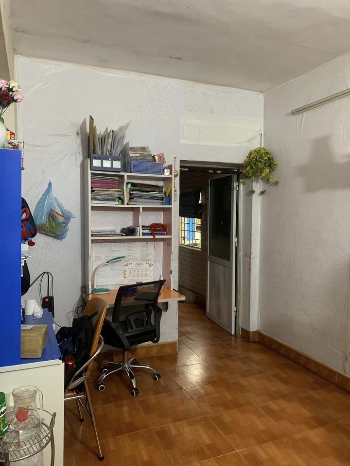 Bán tập thể công ty len Vạn Phúc 45m2 giá 860tr. LH 0981 863 359