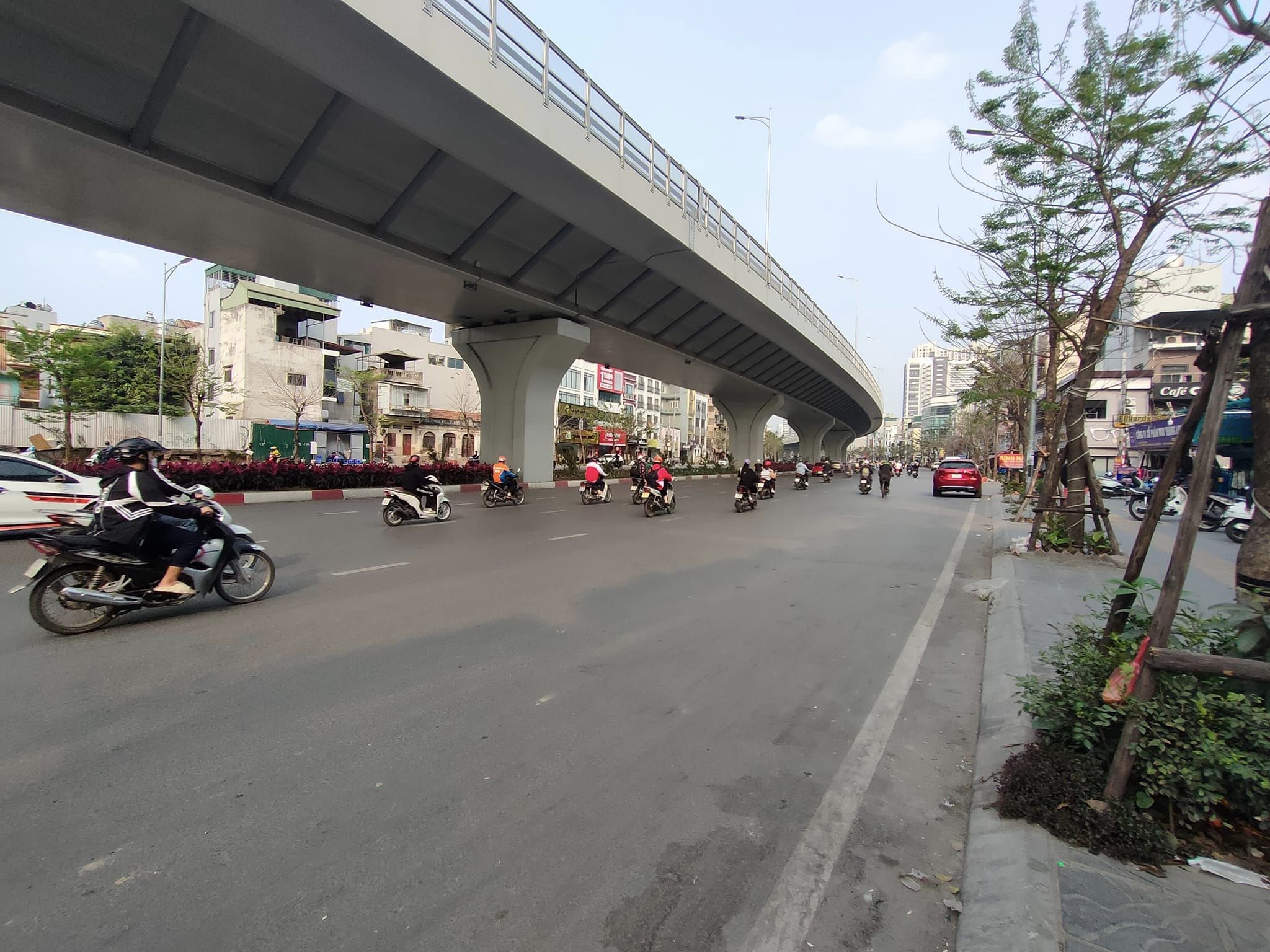 Bán nhà mặt phố Quận Hai Bà Trưng, 250m MT 10m. Trung tâm quận, vỉa hè rộng, kinh doanh sầm uất. Giá 70 tỷ