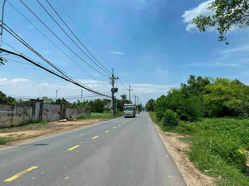 735m2