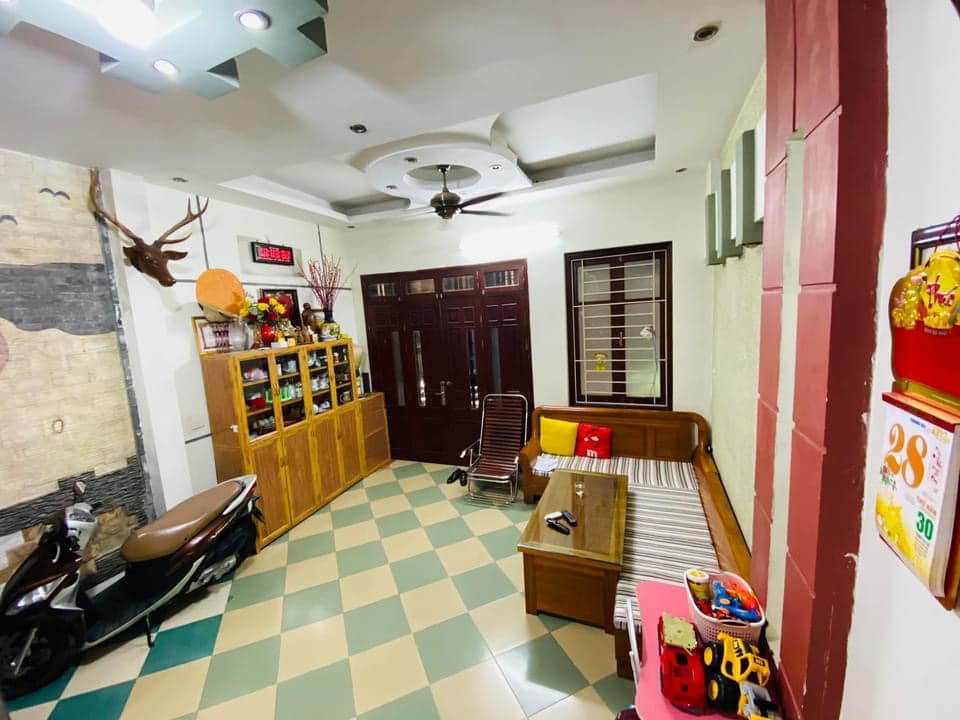 Bán nhà ở Phố Chùa Láng, Đống Đa 46m2 5 tầng DÂN TỰ XÂY, ngõ thông thoáng ở ngay