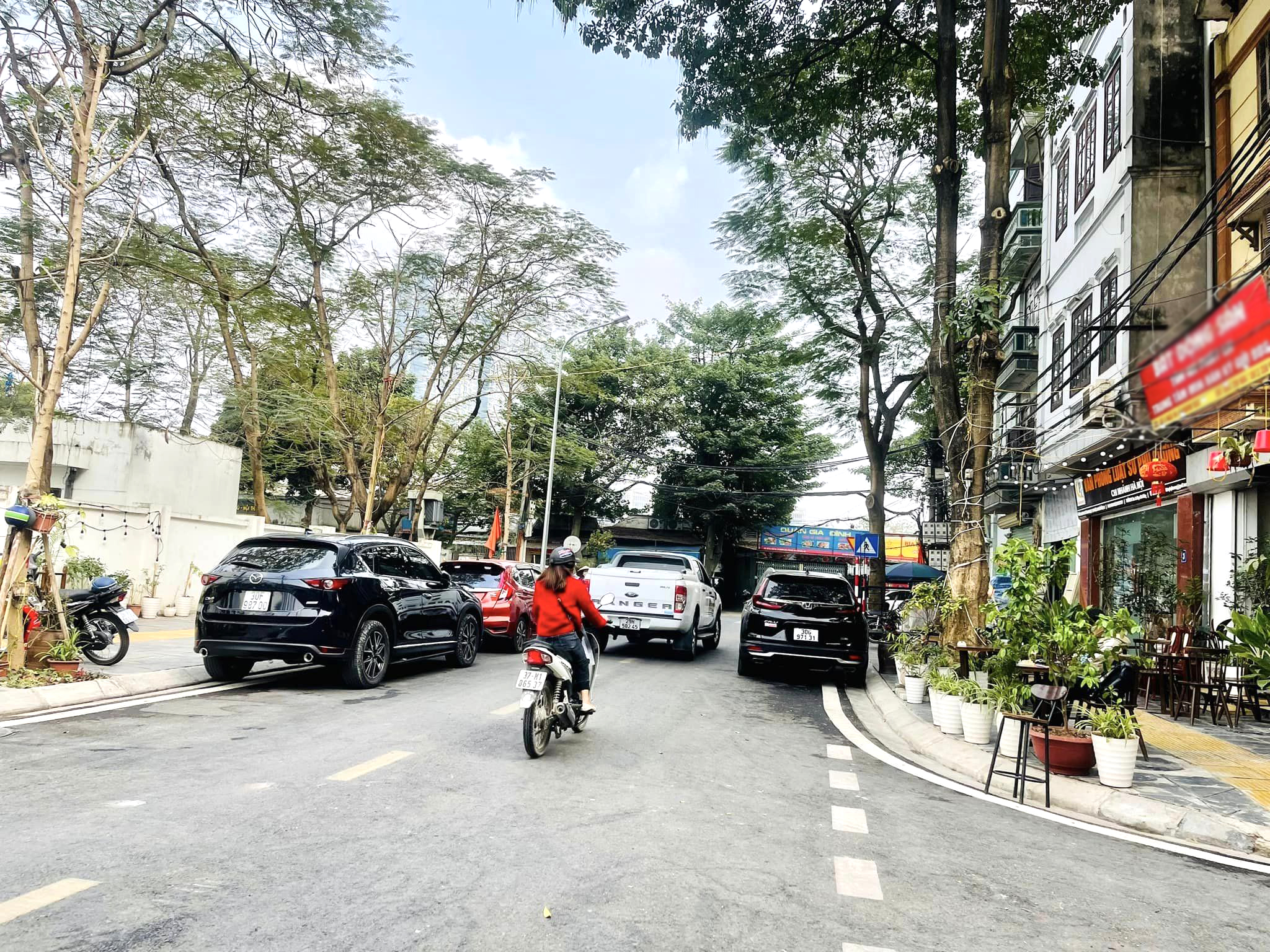 Bán Nhà Phố Lê Quang Đạo, 35m2, Mặt Tiền 4m, Vỉa Hè, Ô Tô Tránh, Kinh Doanh Sầm Uất, 8.1 tỷ