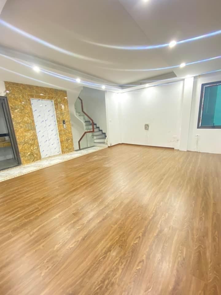 Cần bán gấp, căn duy nhất tại Đống Đa 46M, 6 T thang máy, MT 6M, chỉ 8,4 tỷ , cách 10m ra mặt phố Trường Trinh