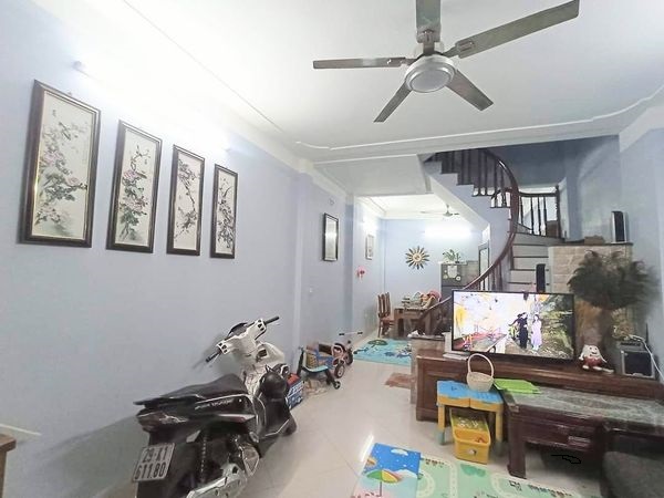 BÁN NHÀ GIA QUẤT, LONG BIÊN 100M2 * MT 5,5M * 7,9 TỶ. NHÀ LÔ GÓC, 3 THOÁNG, TRƯỚC NHÀ 2 Ô TÔ TRÁNH