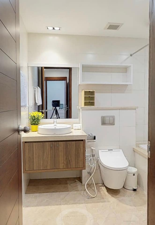 Cần cho thuê căn hộ chung cư tại HC Golden City tại Bồ Đề 3 ngủ full đồ, vào luôn.