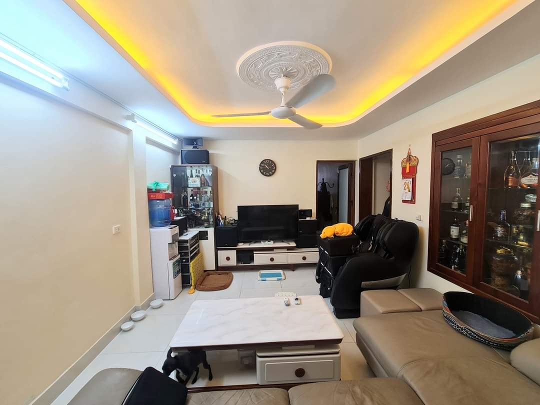 BÁN NHÀ TẬP THỂ KIM LIÊN, ĐỐNG ĐA, Ô TÔ, 80M2, GIÁ 2.4 TỶ