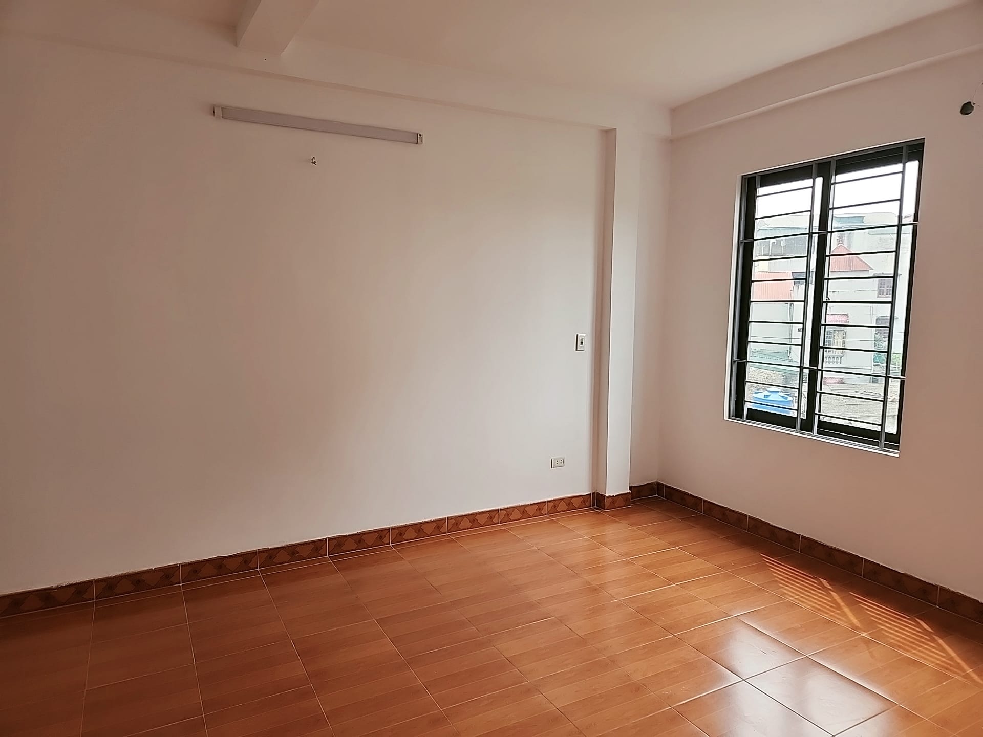 CẦN BÁN GẤP 30M 4T 3PN 2,85 TỶ THANH LÂN HOÀNG MAI HOÀNG MAI NHÀ LÔ GÓC 3 THOÁNG CHỦ TỰ XÂY