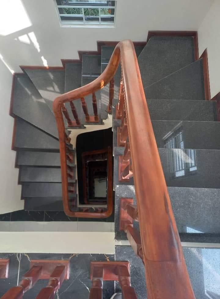 Bán nhà Hoàng Văn Thái 55m 5 tầng MT4 giá 5 tỷ sđcc