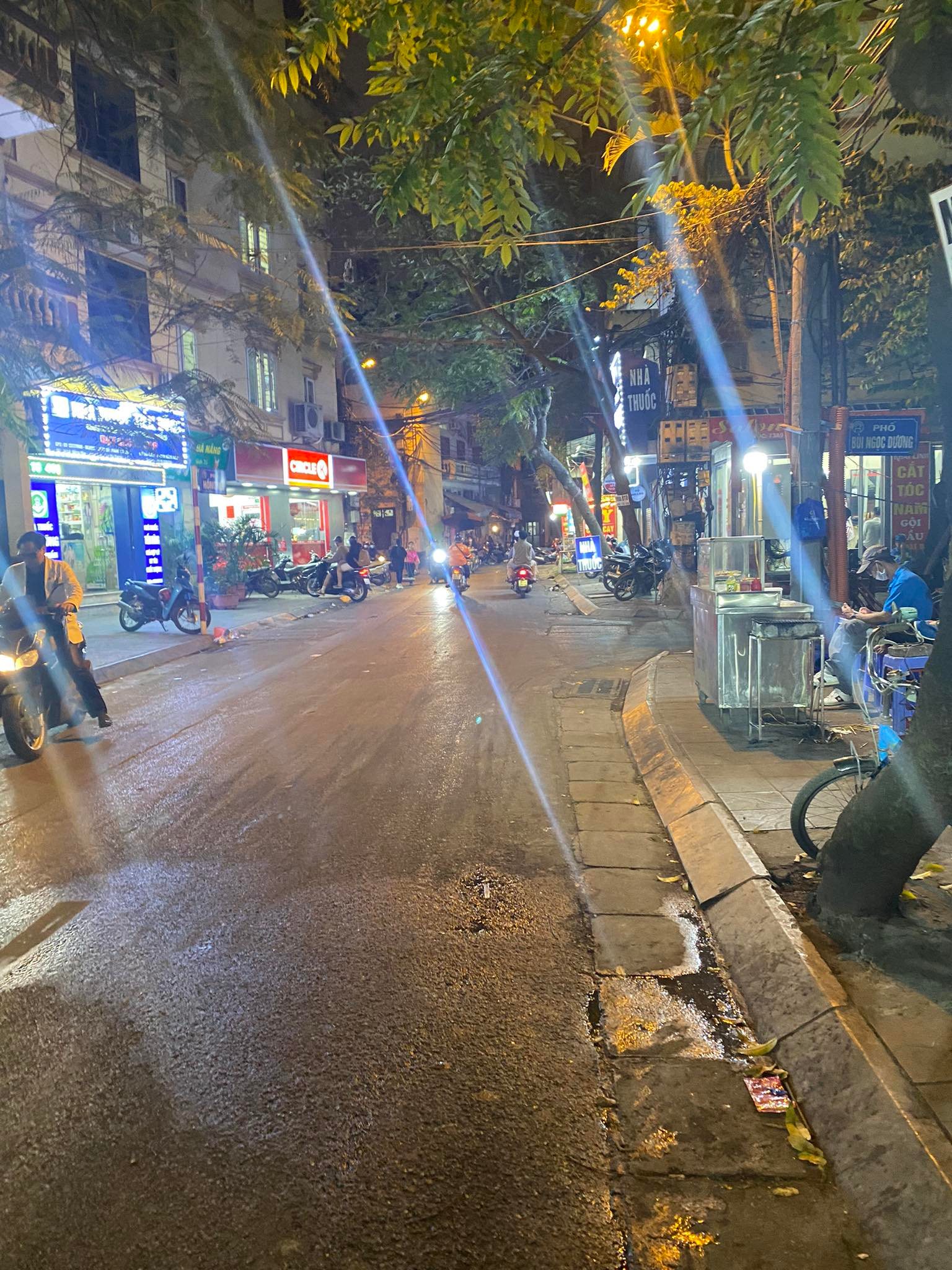 BÁN NHÀ BẠCH MAI KINH DOANH SẦM UẤT OTO QUA NHÀ