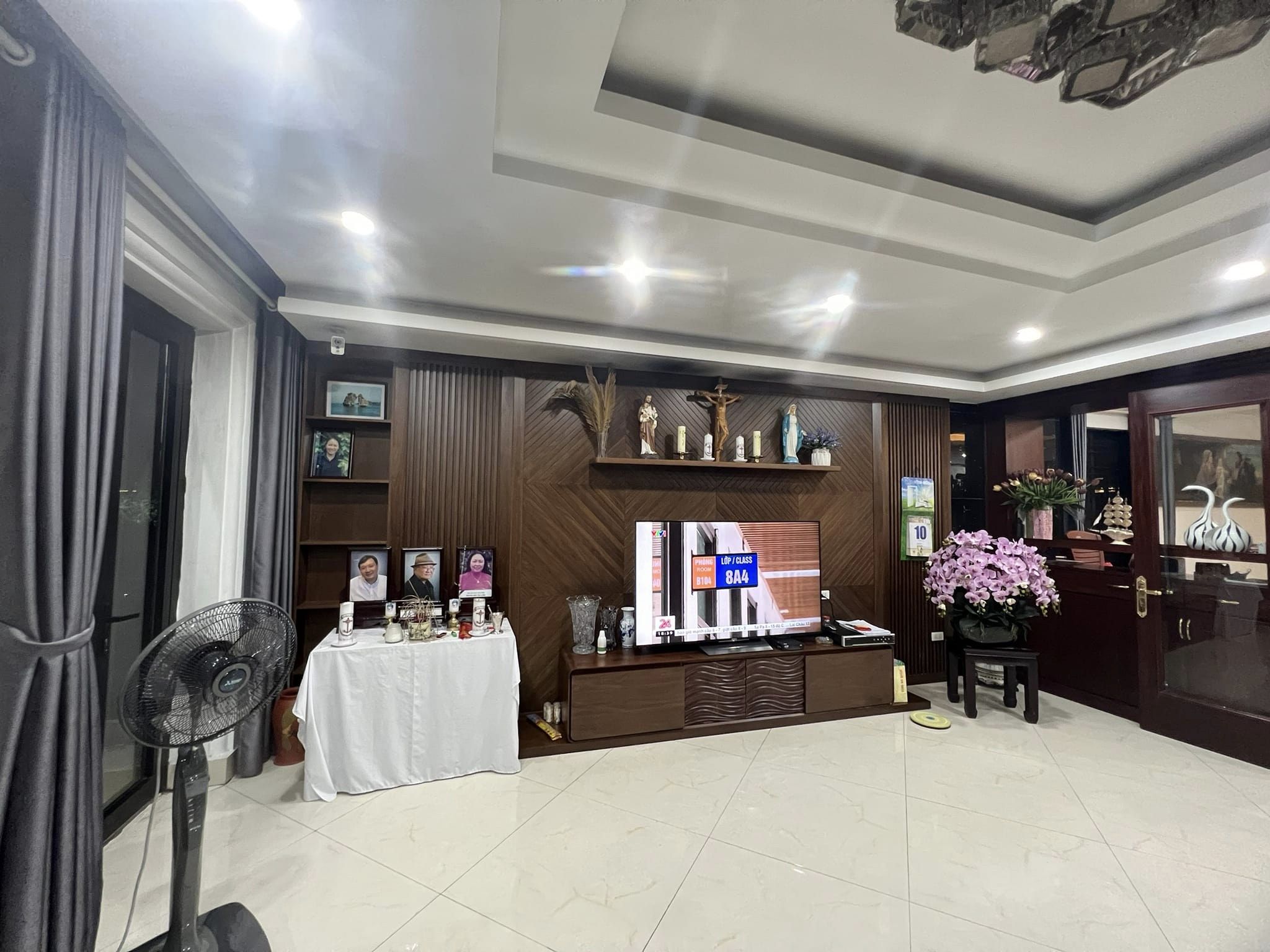 Bán nhà phân lô Trung Kính, Cầu GIấy, gara ô tô, thang máy, thiết kế hiện đại, thông sàn, kinh doanh văn phòng., cực hiếm