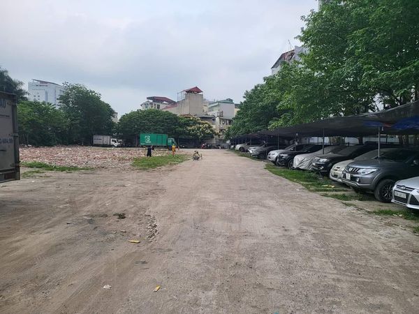 BÁN MẢNH ĐẤT TRUNG TÂM QUẬN CẦU GIẤY. DT 1260M2. 1260m2. MT 30M. GIÁ CHỈ 20 TỶ