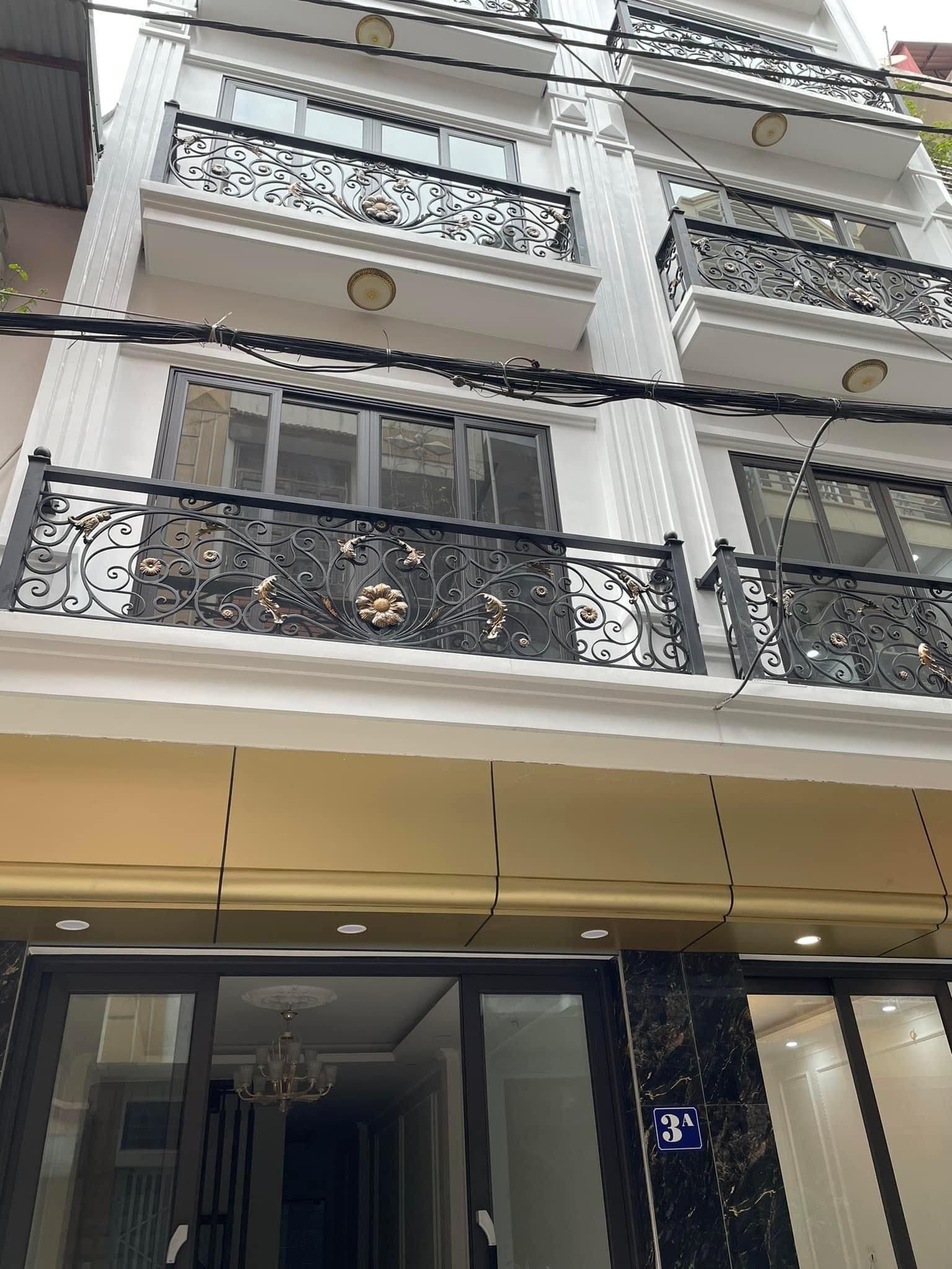 Cần gấp bán nhà 40 m2 7 tầng tại ngõ 347 Hoàng Quốc Việt quận Cầu Giấy giá 5,25 tỉ