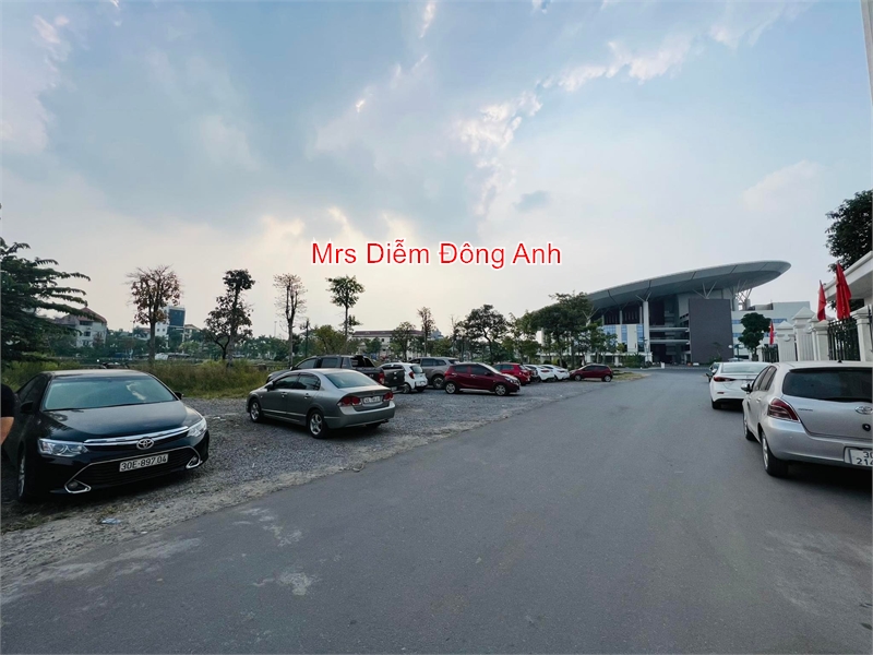Giá 2.150 tỷ, Mrs Diễm cần bán lô đất đẹp ngõ ô tô ngay Đản Dị, Uy Nỗ, Đông Anh.